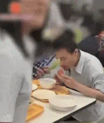 Thiên tài Toán học khổ nhất lúc này, ngồi ăn cũng không yên, báo chí bức xúc viết: Họ không coi anh ấy là người!- Ảnh 1. Thiên tài Toán học khổ nhất lúc này, ngồi ăn cũng không yên, báo chí bức xúc viết: Họ không coi anh ấy là người!- Ảnh 1.