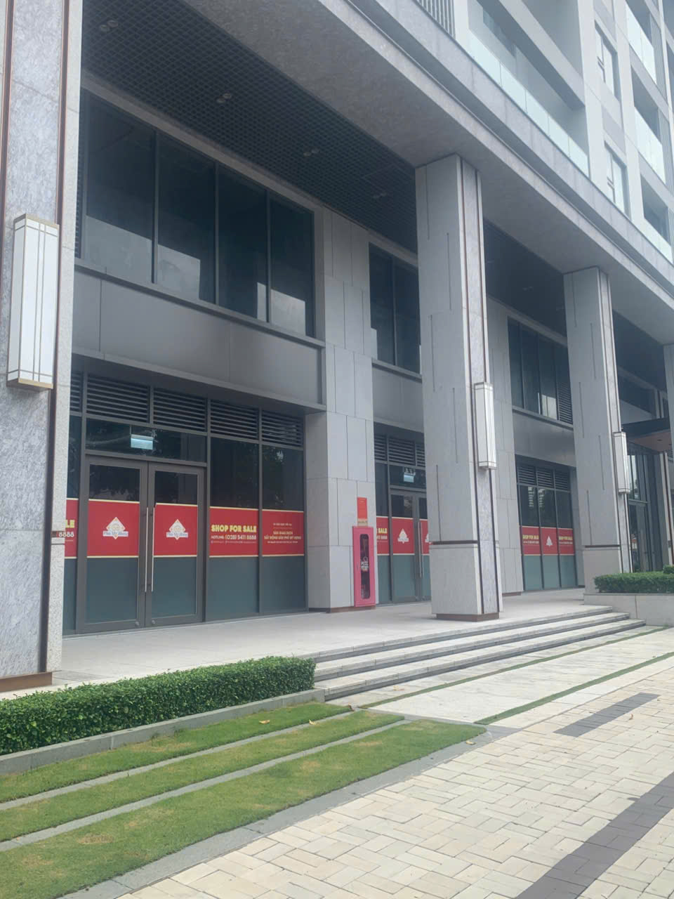 "Phố nh&agrave; gi&agrave;u" Ph&uacute; Mỹ Hưng đ&igrave;u hiu, mặt bằng cho thu&ecirc; treo bảng d&agrave;i ng&agrave;y, vắng người thu&ecirc;- Ảnh 3.