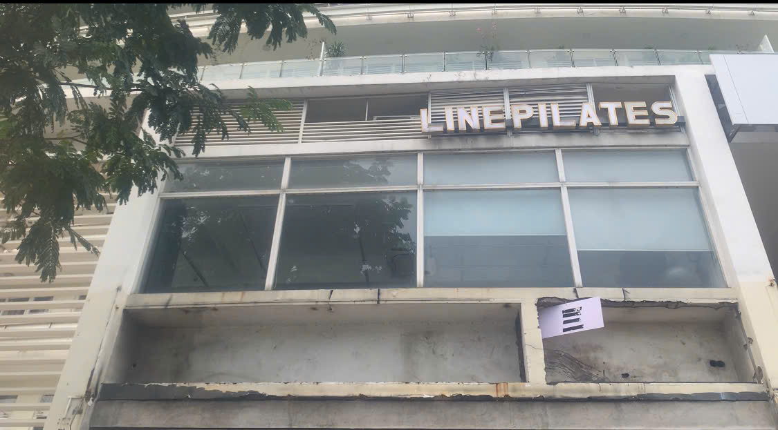 "Phố nh&agrave; gi&agrave;u" Ph&uacute; Mỹ Hưng đ&igrave;u hiu, mặt bằng cho thu&ecirc; treo bảng d&agrave;i ng&agrave;y, vắng người thu&ecirc;- Ảnh 5.