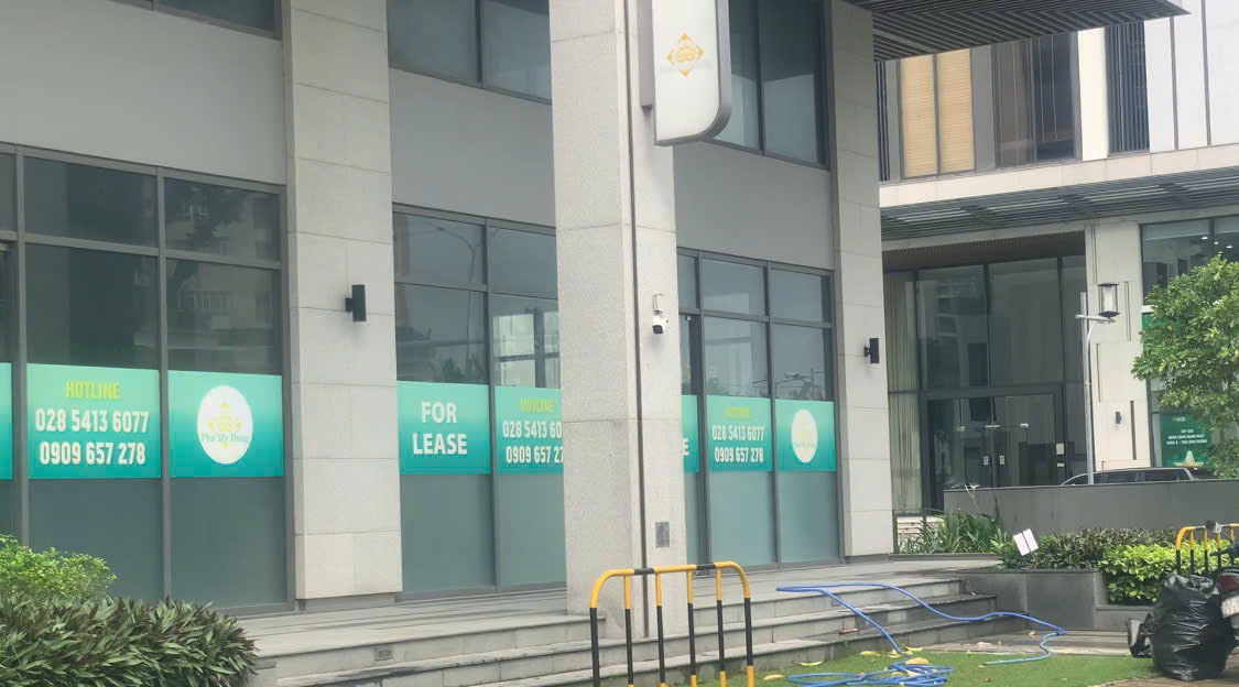 "Phố nh&agrave; gi&agrave;u" Ph&uacute; Mỹ Hưng đ&igrave;u hiu, mặt bằng cho thu&ecirc; treo bảng d&agrave;i ng&agrave;y, vắng người thu&ecirc;- Ảnh 7.