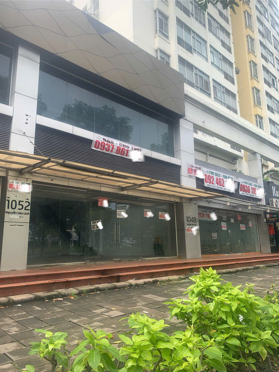 "Phố nh&agrave; gi&agrave;u" Ph&uacute; Mỹ Hưng đ&igrave;u hiu, mặt bằng cho thu&ecirc; treo bảng d&agrave;i ng&agrave;y, vắng người thu&ecirc;- Ảnh 4.