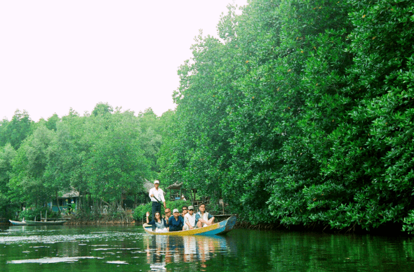 Nơi được ví như "lá phổi xanh" của TP.HCM: Là huyện duy nhất giáp biển, có hồ nhân tạo lớn nhất thế giới - Ảnh 10.