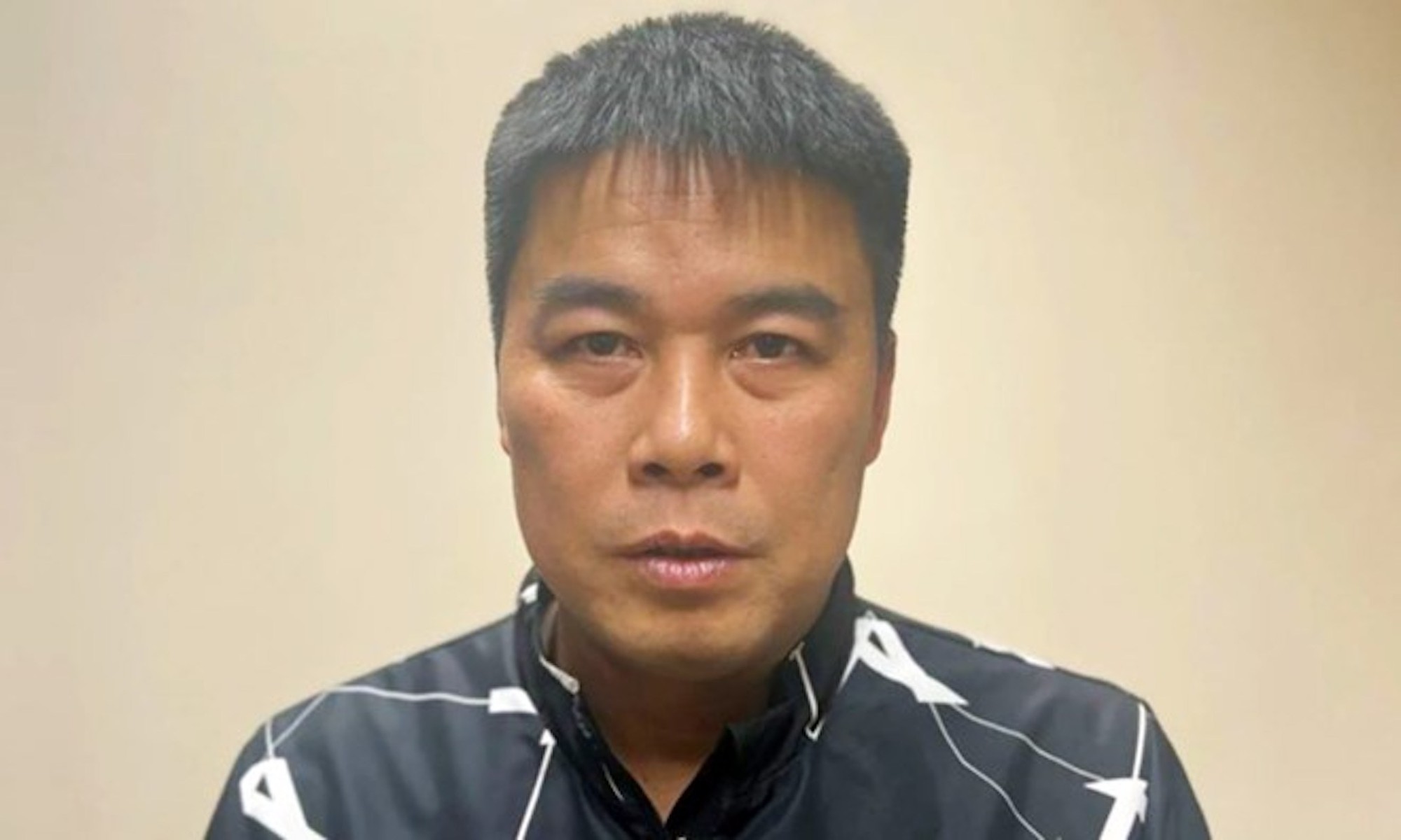 Nguyễn Văn Hậu cùng 5 cựu bí thư hầu tòa trong vụ án gây thiệt hại 1 . 168 Tỉ đồng - Ảnh 1. Nguyễn Văn Hậu cùng 5 cựu bí thư hầu tòa trong vụ án gây thiệt hại 1 . 168 Tỉ đồng - Ảnh 1.