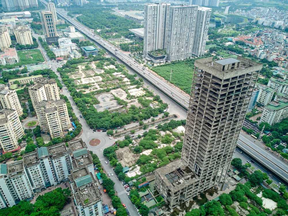 Gần 10 năm bỏ hoang, tòa tháp nghìn tỷ tại đất vàng Hà Nội vừa nhận "tối hậu thư"- Ảnh 2. Gần 10 năm bỏ hoang, tòa tháp nghìn tỷ tại đất vàng Hà Nội vừa nhận "tối hậu thư"- Ảnh 2.