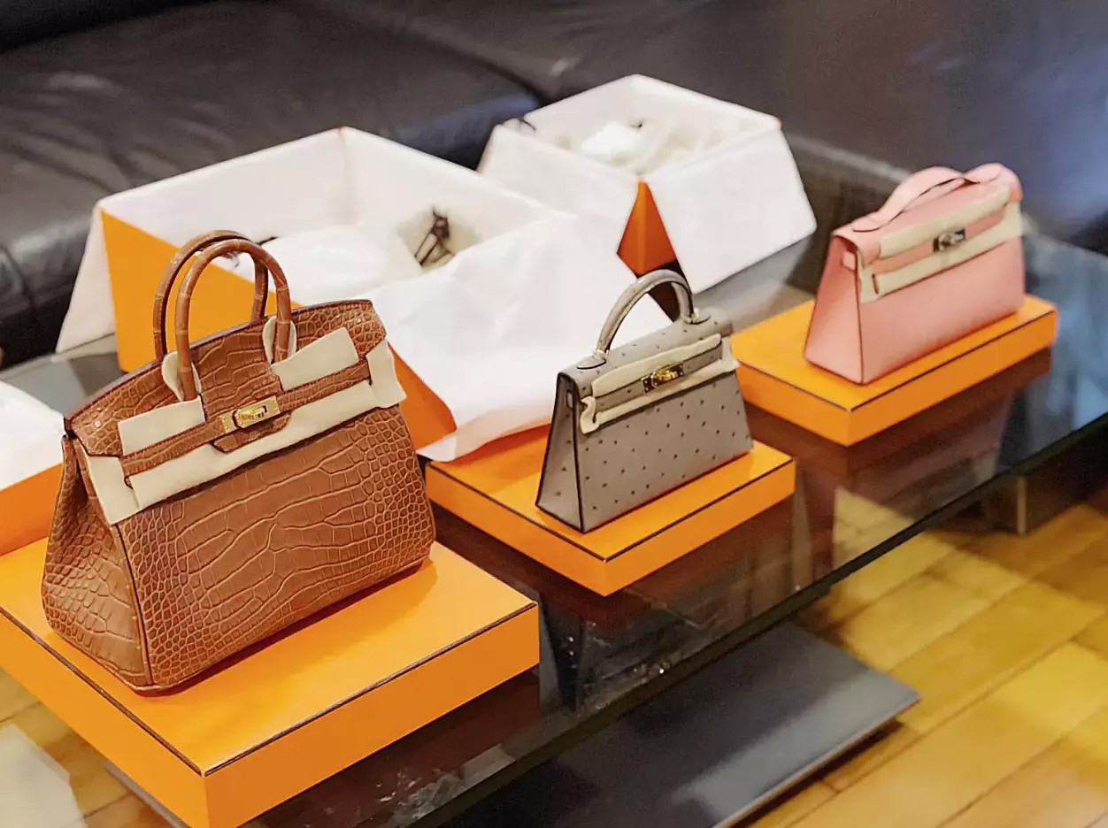 Cún Bông - TikToker bị bắt: Cuộc sống sang chảnh và vụ án thuế gây chấn động - Ảnh 2.