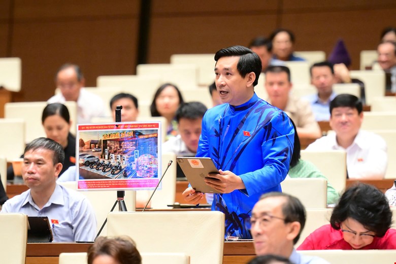 Đại biểu Nguyễn Văn Cảnh lần thứ 2 tha thiết đề xuất quy tắc "d&acirc;y k&eacute;o &aacute;o" để giảm tắc đường- Ảnh 2.