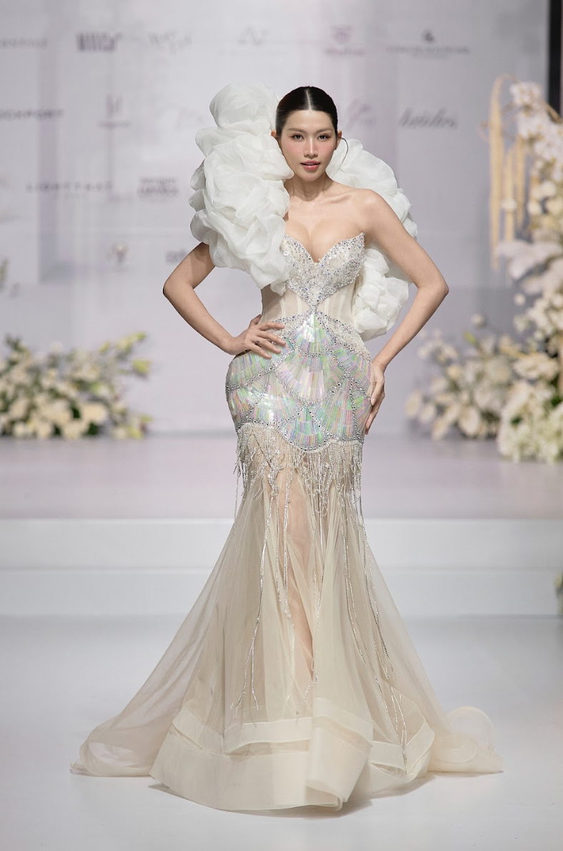 Hoa hậu Đoàn Thiên Ân làm cô dâu xinh đẹp trong show diễn của NTK Kim Anh Lê- Ảnh 2.