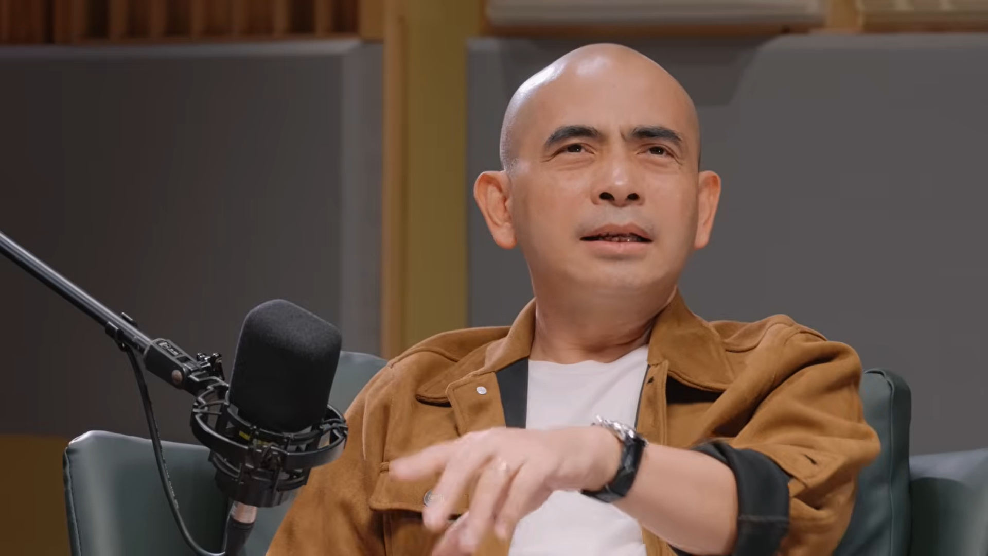Nam nghệ sĩ nổi tiếng cả nước vừa bị nhồi máu cơ tim: "Tôi rất biết ơn chú Trịnh Công Sơn" - Ảnh 3. Nam nghệ sĩ nổi tiếng cả nước vừa bị nhồi máu cơ tim: "Tôi rất biết ơn chú Trịnh Công Sơn" - Ảnh 3.
