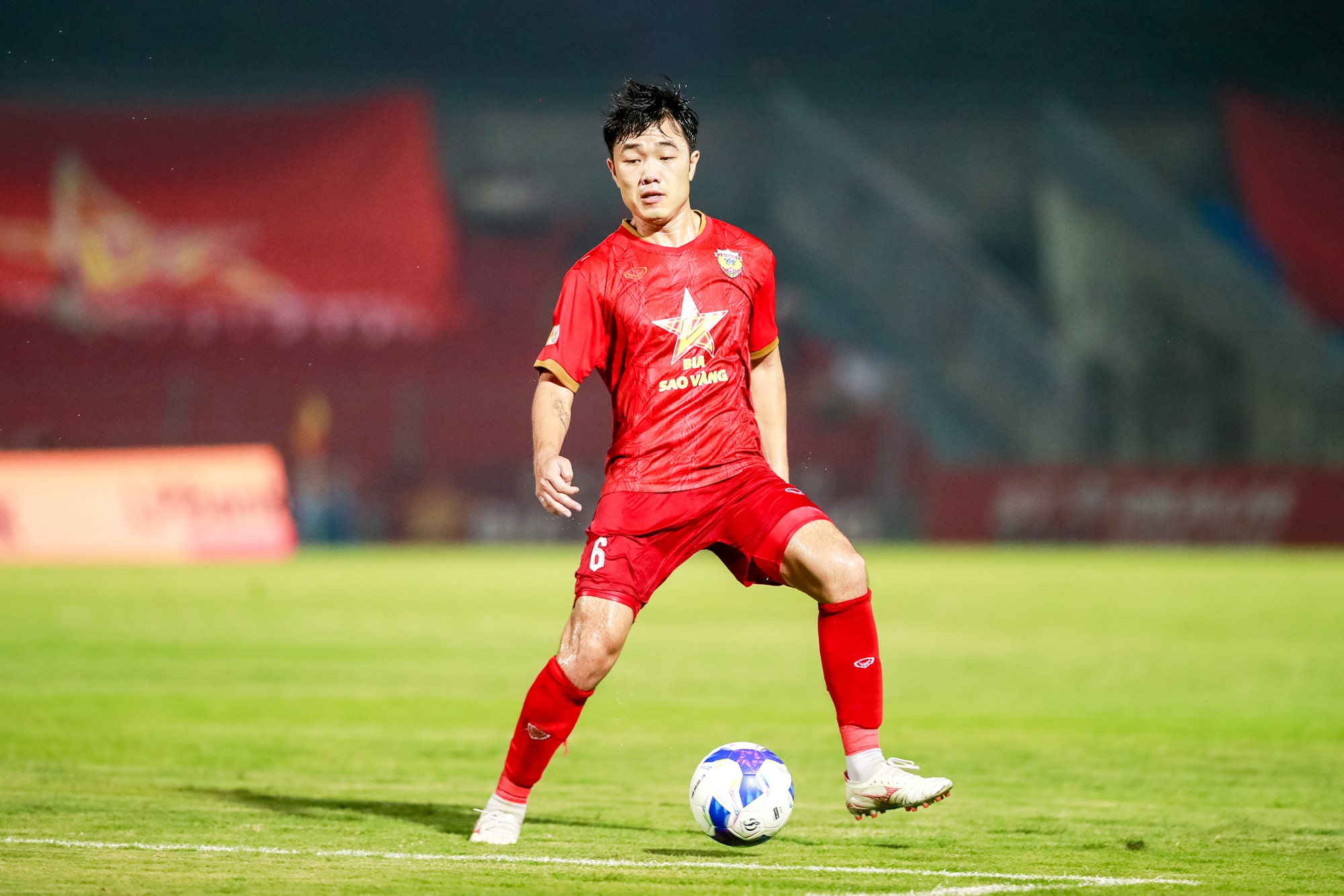 Xuân Trường trải qua 10 năm “trắng tay”, lặng lẽ nhìn Tuấn Anh, Văn Toàn nâng cúp - Ảnh 1.