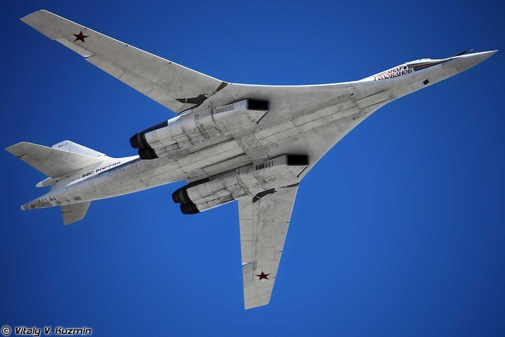 Tu - 160 của Nga lần đầu ra đòn ở Ukraine: Chiến lược không kích mới - Ảnh 1.
