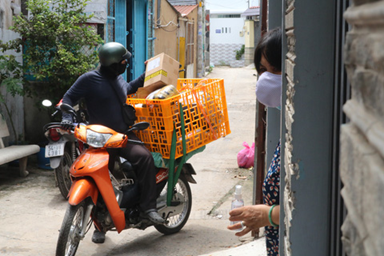 Người phụ nữ Hà Nội mất 100 triệu vì bị shipper giả lừa đảo  - Ảnh 1.