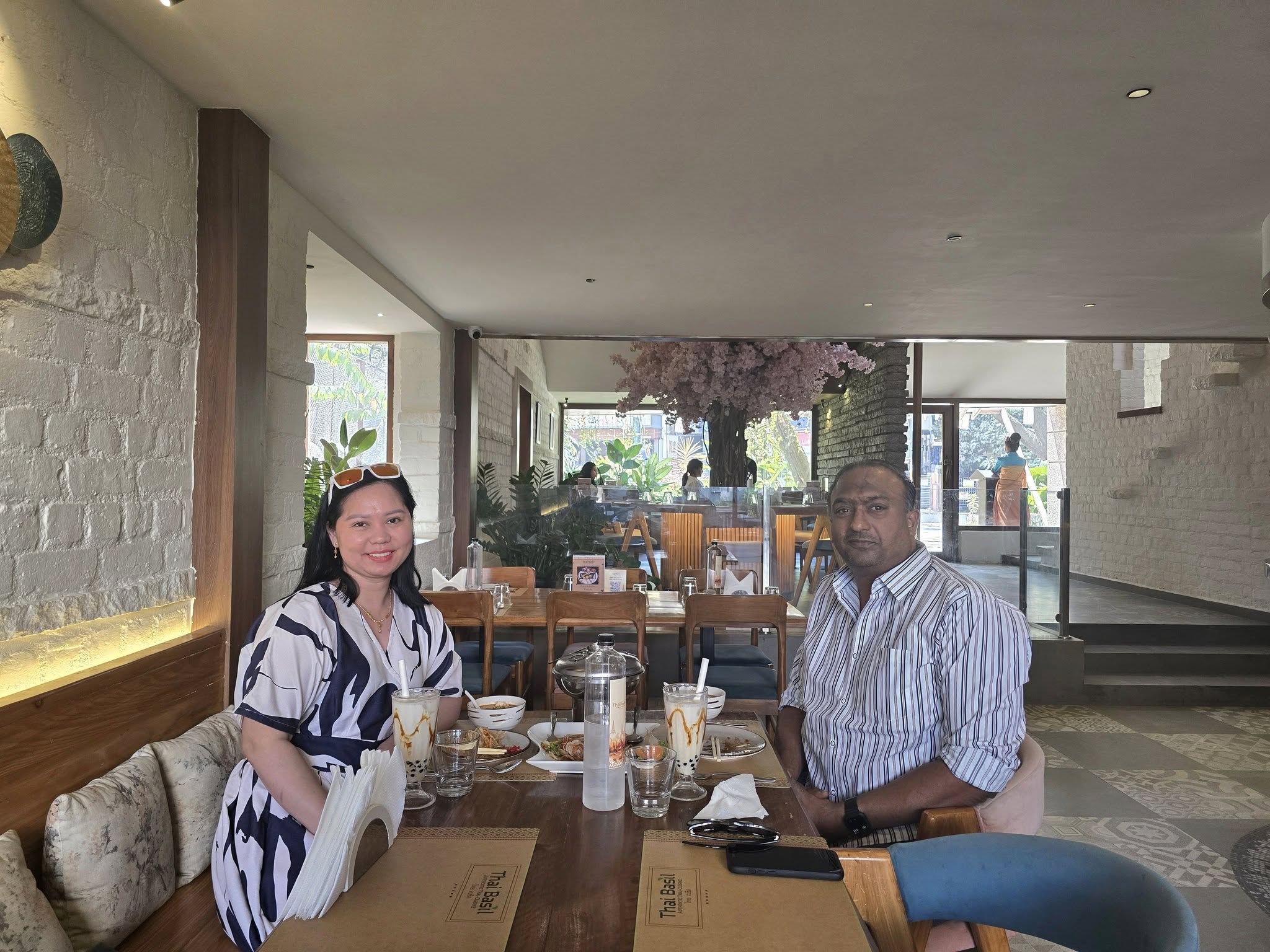 Mẹ đơn thân Việt khiến đại gia Ấn Độ đón vội sang làm dâu hào môn, kể cuộc sống lạ trong lâu đài 22.000m2 - Ảnh 1.