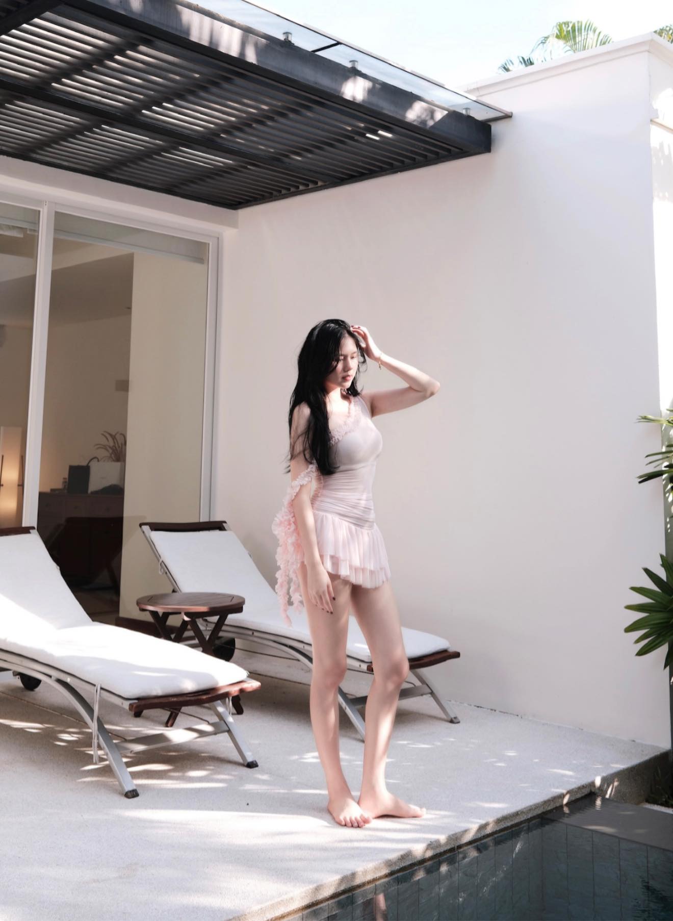 Nàng WAG được khen xinh nhất làng bóng Việt là cô chủ nổi tiếng, khoe chân dài nuột nà, mẹ một con visual cực phẩm- Ảnh 3. Nàng WAG được khen xinh nhất làng bóng Việt là cô chủ nổi tiếng, khoe chân dài nuột nà, mẹ một con visual cực phẩm- Ảnh 3.