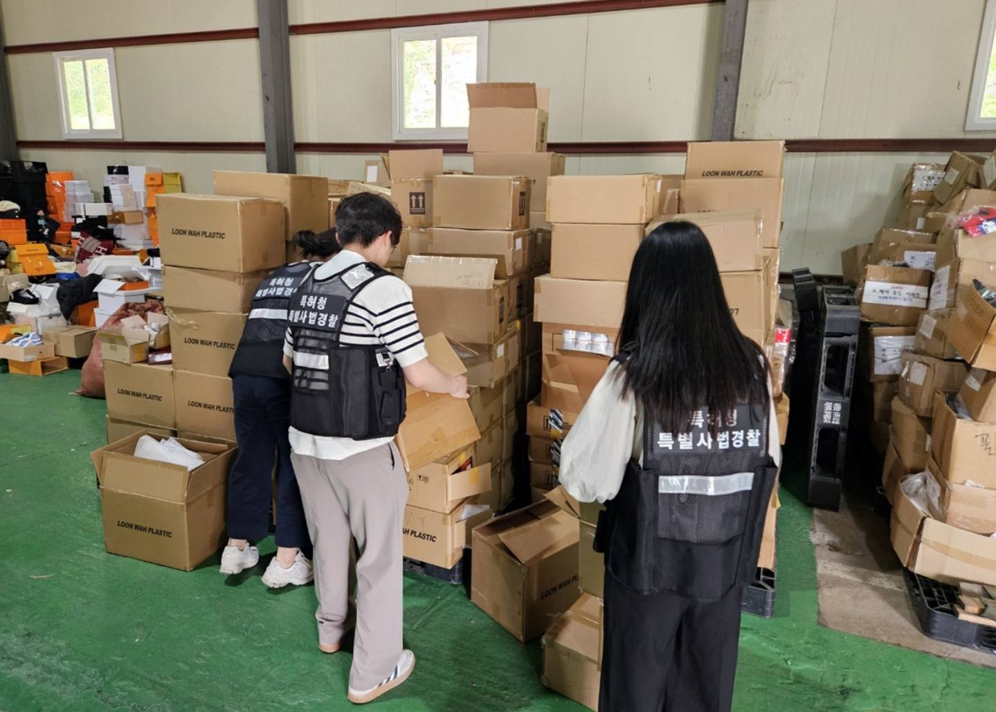 Triệt ph&aacute; đường d&acirc;y sản xuất mỹ phẩm giả tinh vi g&acirc;y nguy hiểm  - Ảnh 3.