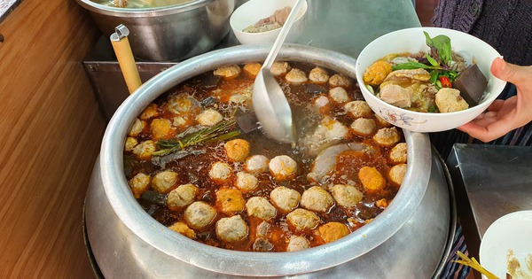 Khách Tây xếp hạng loạt món ăn Việt, số 1 không phải phở, nhận xét: "Với đôi đây mới là món ngon nhất!" - Ảnh 5.