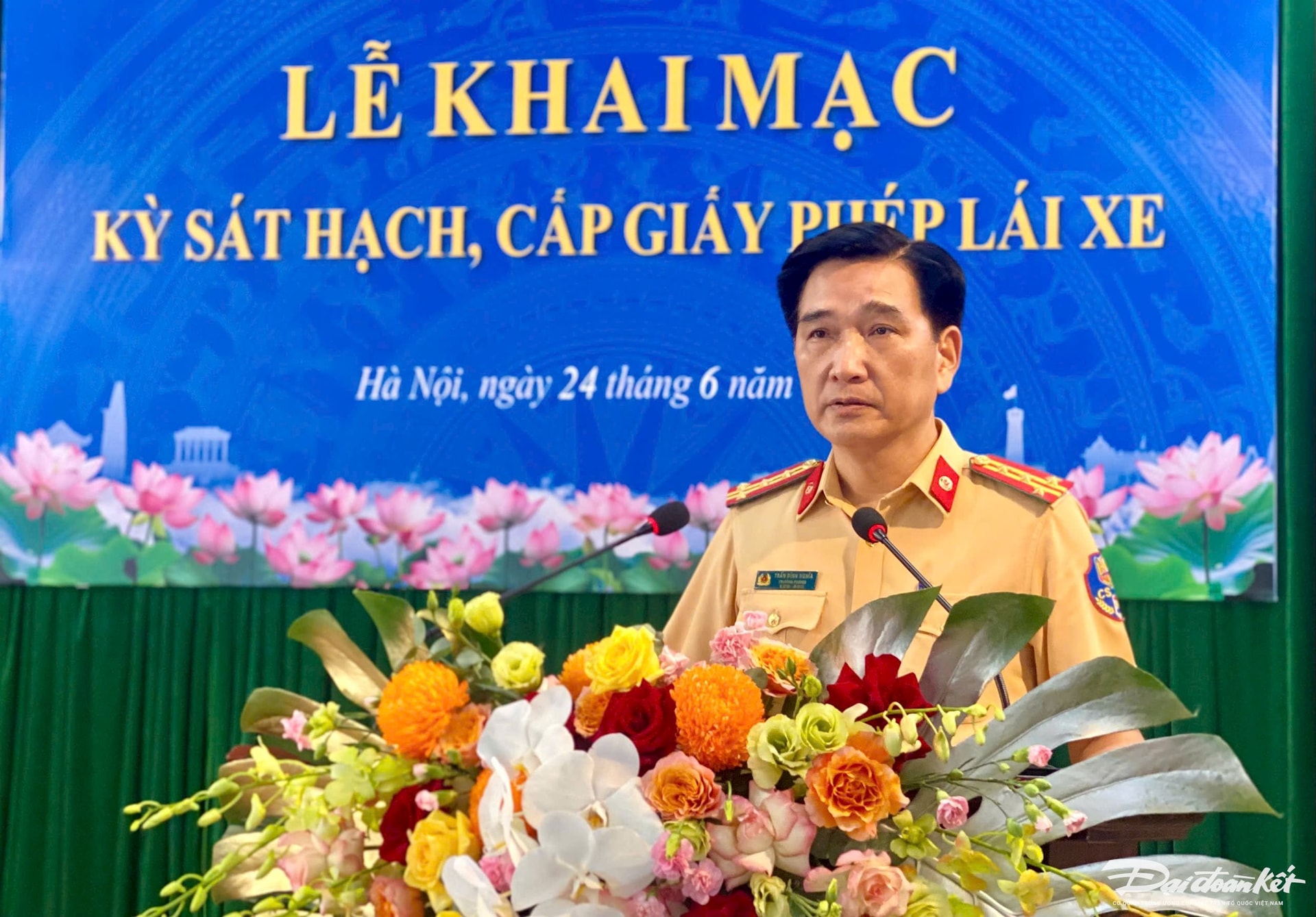 Ngày đầu CSGT Hà Nội tổ chức kỳ sát hạch lái xe - Ảnh 1.