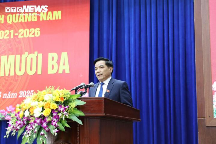 Chủ tịch tỉnh Quảng Nam Lê Văn Dũng nghỉ hưu trước tuổi vào ngày 1 / 7 / 2025 - Ảnh 1.