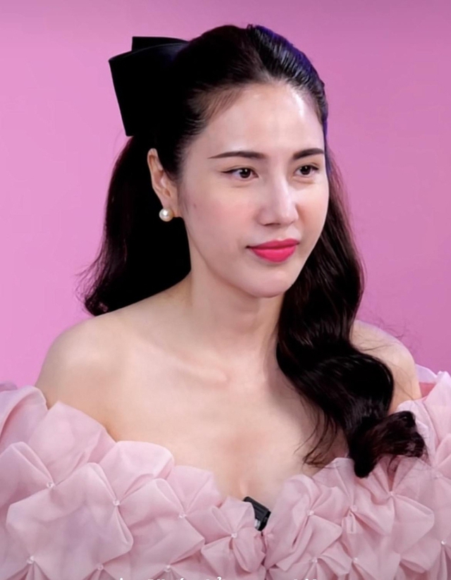 Dấu hiệu kỳ lạ của vợ chồng Thuỷ Tiên - Công Vinh - Ảnh 2. Dấu hiệu kỳ lạ của vợ chồng Thuỷ Tiên - Công Vinh - Ảnh 2.