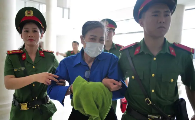 Bà Hoàng Thị Thúy Lan mắc hội chứng ngưng thở, cựu Bí thư Tỉnh ủy Phú Thọ đột quỵ - Ảnh 2.