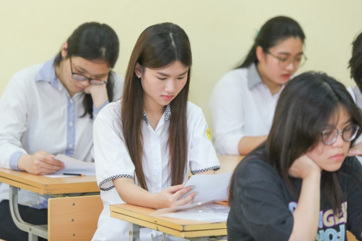 Những vật dụng cấm mang vào phòng thi tốt nghiệp THPT 2025 cần nhớ - Ảnh 1. Những vật dụng cấm mang vào phòng thi tốt nghiệp THPT 2025 cần nhớ - Ảnh 1.