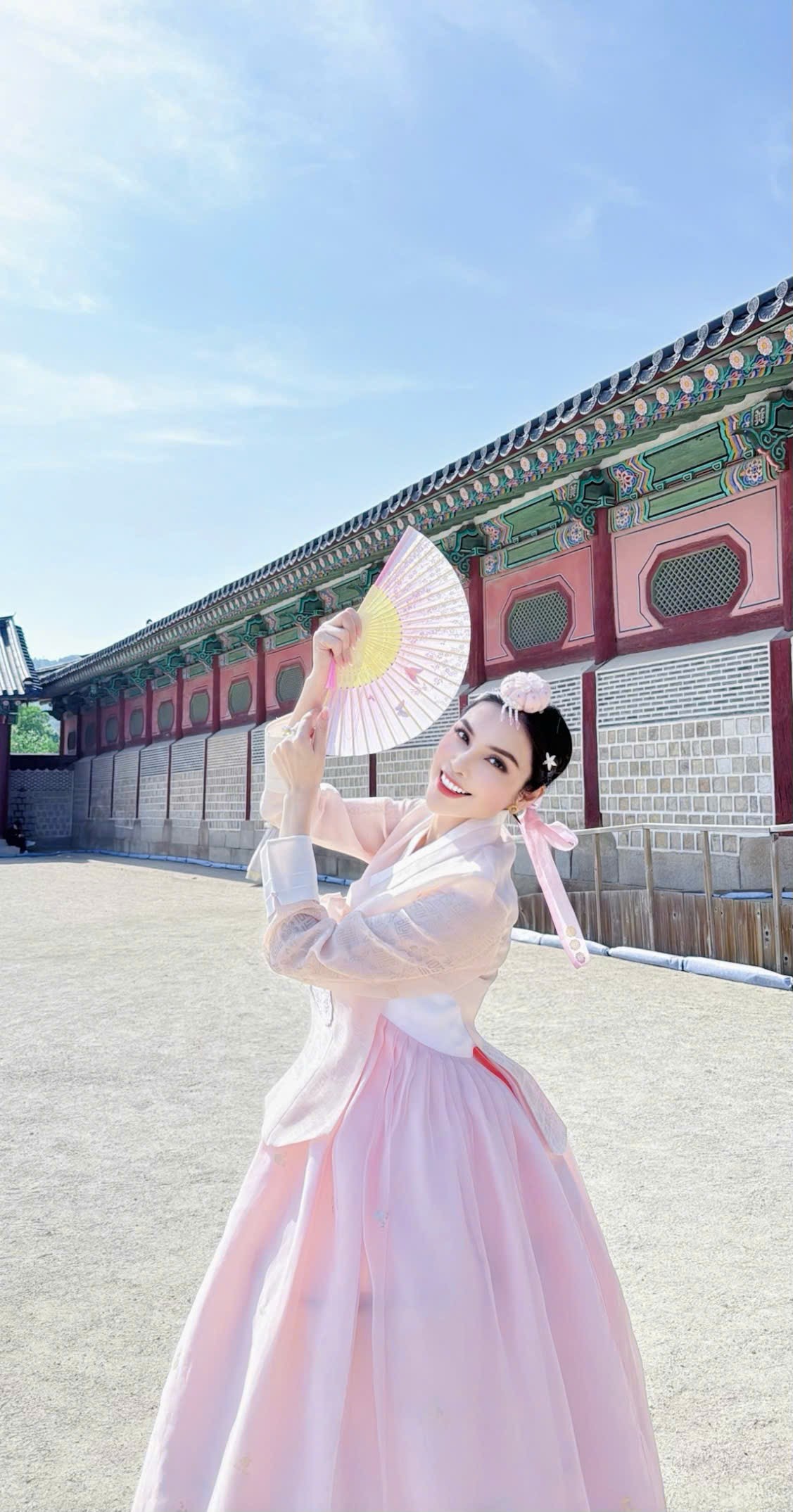 MC Kim Huyền Sâm và con gái hóa mỹ nhân cổ trang Hàn- Ảnh 5. MC Kim Huyền Sâm và con gái hóa mỹ nhân cổ trang Hàn- Ảnh 5.