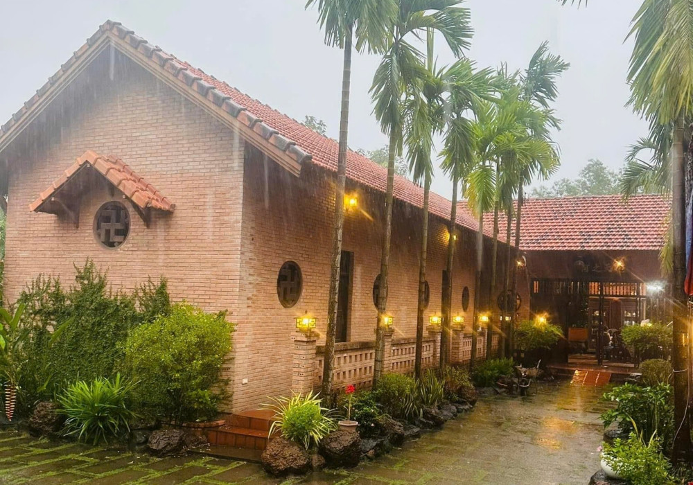 Bên trong biệt phủ 100 tỷ, rộng 16.000 m2 của Hoàng Mập: Giường ngủ 2,3 tỷ, hồ cá 4.000 đô một con - Ảnh 11. Bên trong biệt phủ 100 tỷ, rộng 16.000 m2 của Hoàng Mập: Giường ngủ 2,3 tỷ, hồ cá 4.000 đô một con - Ảnh 11.