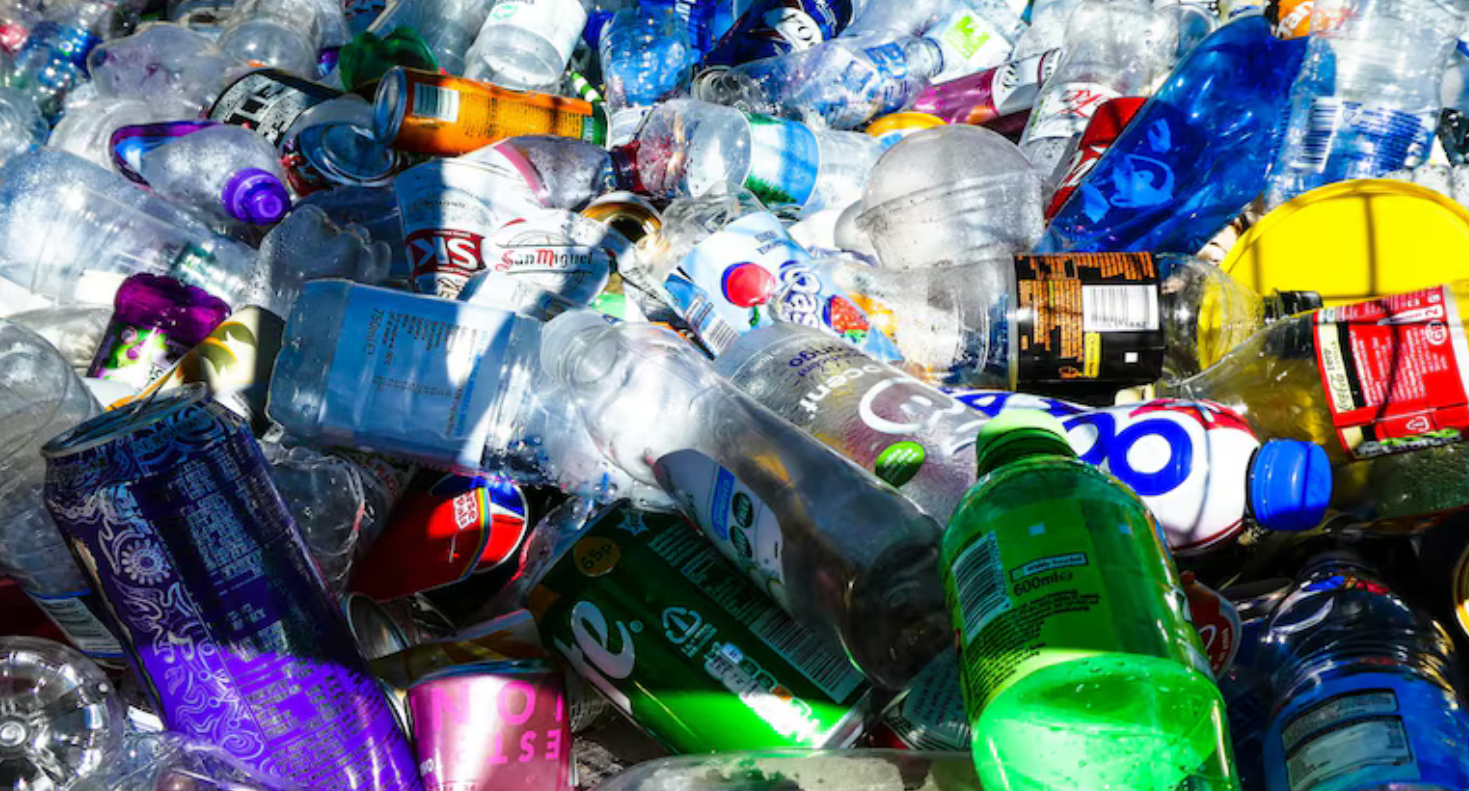 Phát hiện mang tính đột phá: Có thể biến rác nhựa thành thuốc giảm đau, hạ sốt - Ảnh 1.