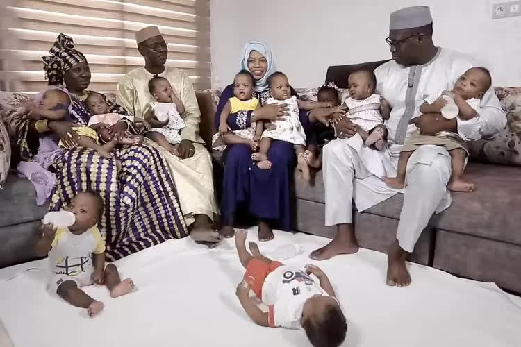 C&aacute;c em b&eacute; trong ca sinh 9 g&acirc;y chấn động thế giới hiện tại ra sao?- Ảnh 4.