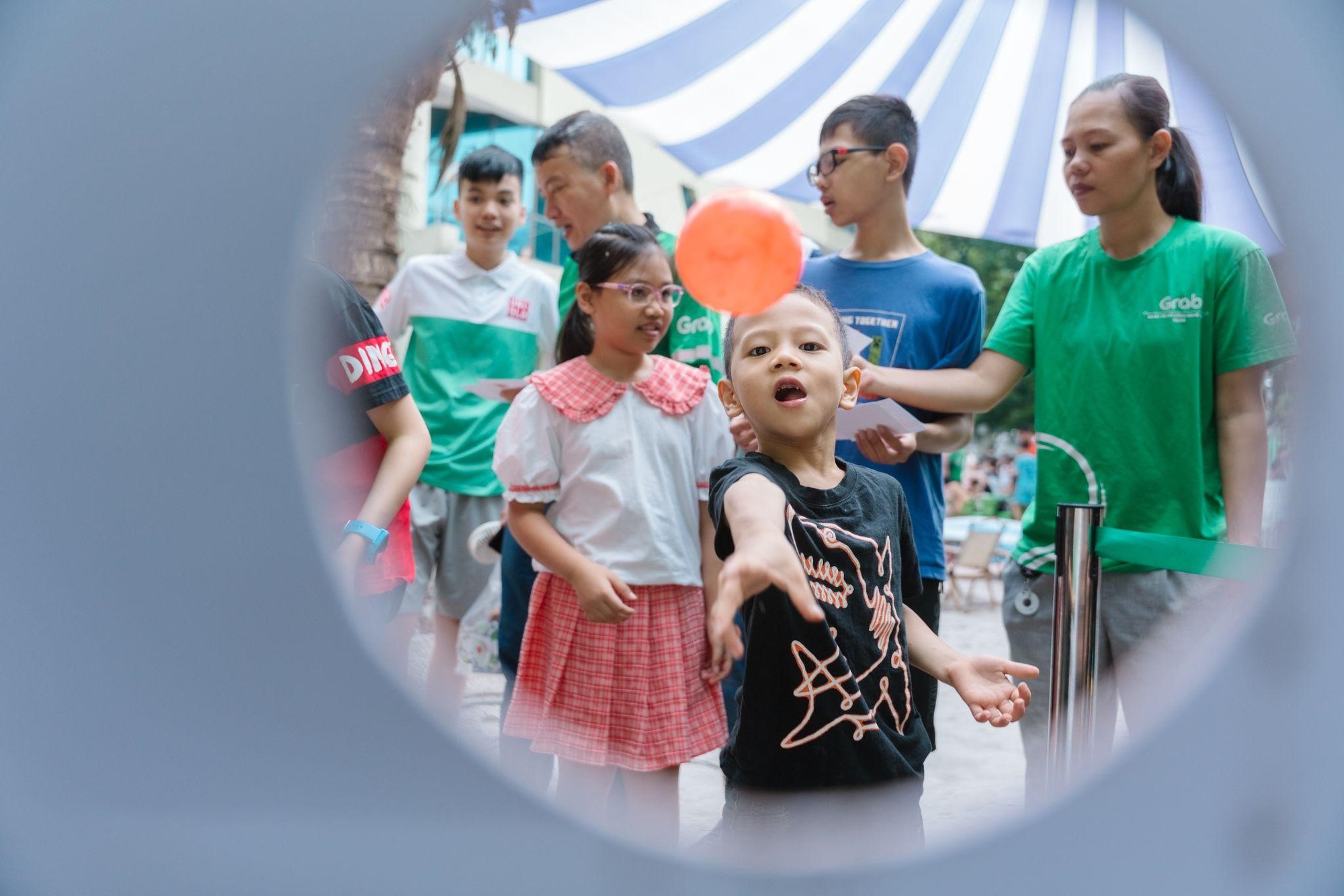 Hàng trăm gia đình đối tác tham gia Ngày hội gia đình Grab 2025: Vỡ òa cảm xúc tình thân - Ảnh 10. Hàng trăm gia đình đối tác tham gia Ngày hội gia đình Grab 2025: Vỡ òa cảm xúc tình thân - Ảnh 10.