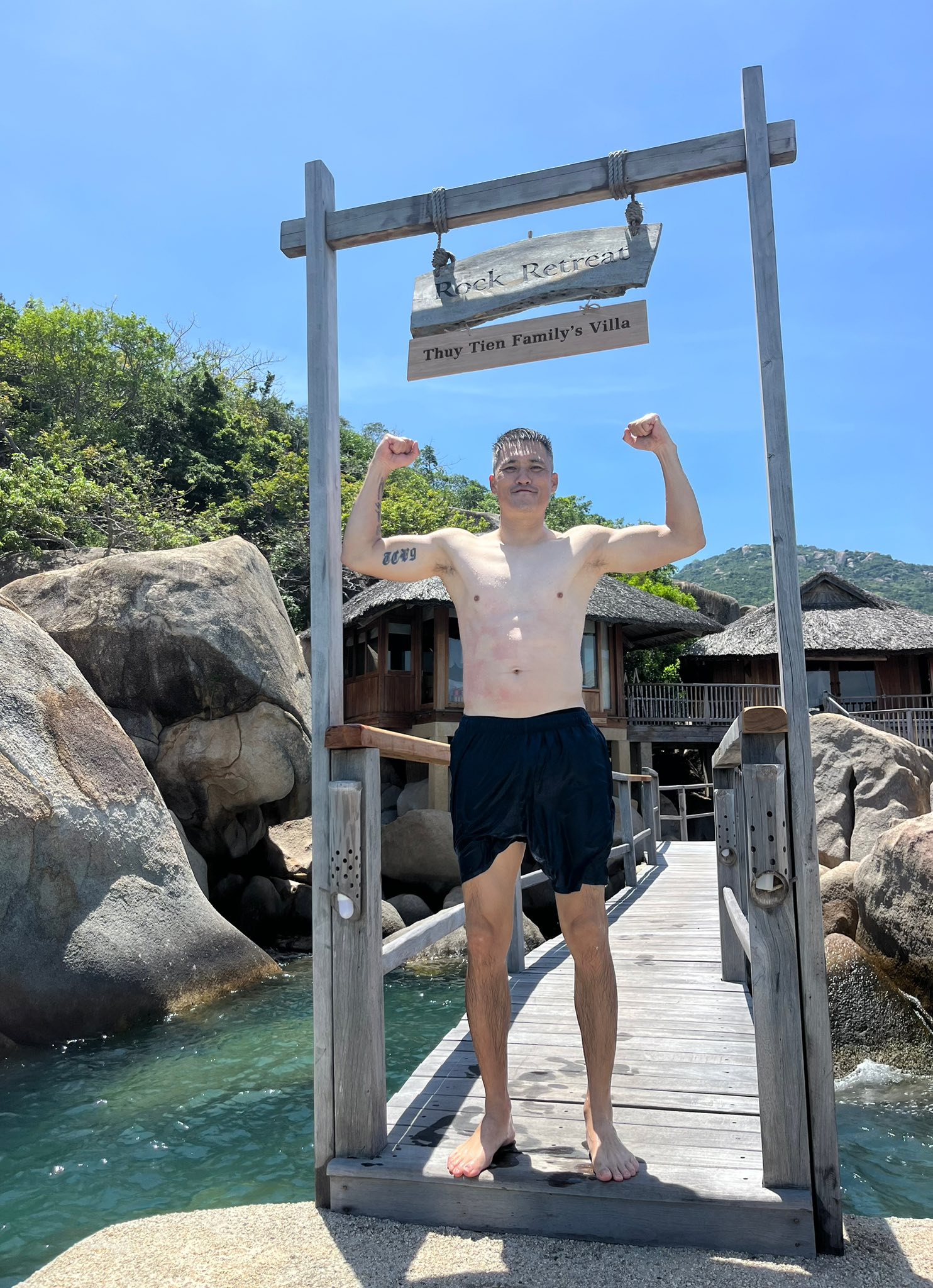 Công Vinh đăng status 5 chữ cùng hình ảnh Thủy Tiên tắm biển cũng gây xôn xao, chú ý- Ảnh 2. Công Vinh đăng status 5 chữ cùng hình ảnh Thủy Tiên tắm biển cũng gây xôn xao, chú ý- Ảnh 2.