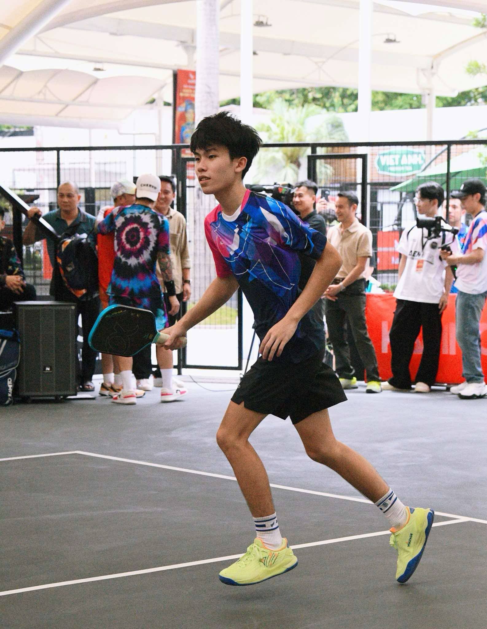 Hiện tượng Pickleball 17 tuổi Tống Nhật Minh: Từng bị ép cầm vợt mà giờ "quật ngã" cả top 2 châu Á - Ảnh 4. Hiện tượng Pickleball 17 tuổi Tống Nhật Minh: Từng bị ép cầm vợt mà giờ "quật ngã" cả top 2 châu Á - Ảnh 4.