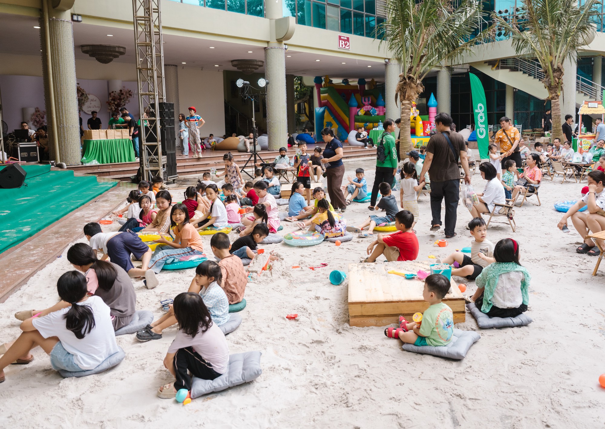 Hàng trăm gia đình đối tác tham gia Ngày hội gia đình Grab 2025: Vỡ òa cảm xúc tình thân - Ảnh 1. Hàng trăm gia đình đối tác tham gia Ngày hội gia đình Grab 2025: Vỡ òa cảm xúc tình thân - Ảnh 1.