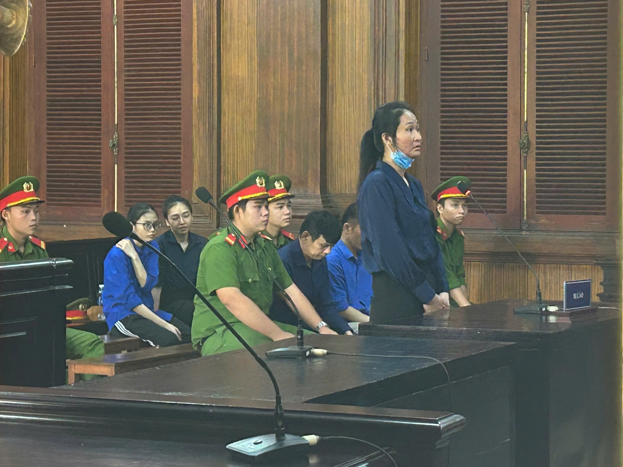 Đường dây ma túy tinh vi liên tỉnh: Chủ mưu nhận lệnh qua Signal, giao dịch bằng “trái cây”, “tôm”- Ảnh 1.