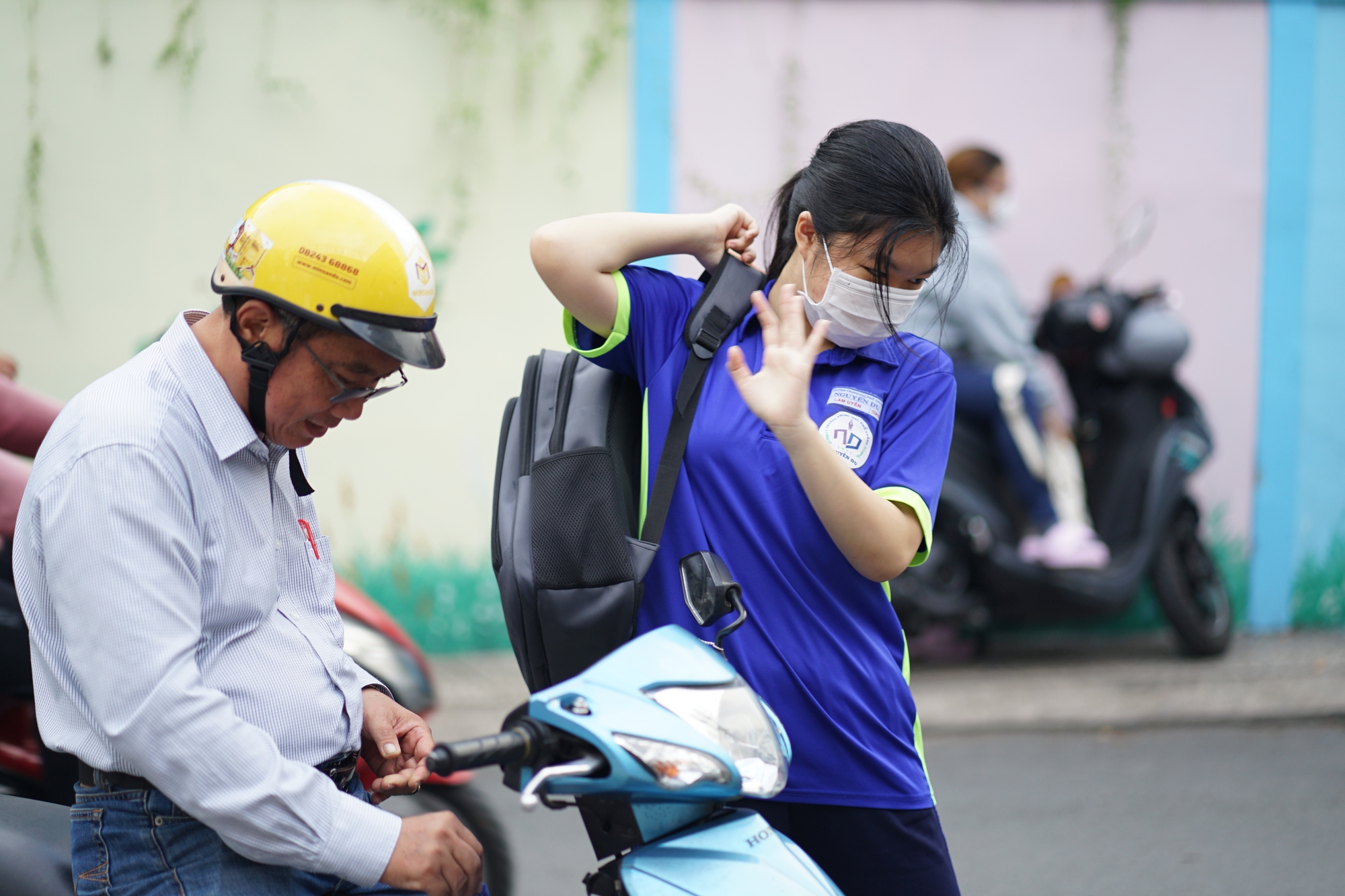 CẬP NHẬT kỳ thi tốt nghiệp THPT 2025: Gần 1 , 17 triệu thí sinh tham gia - Ảnh 25.