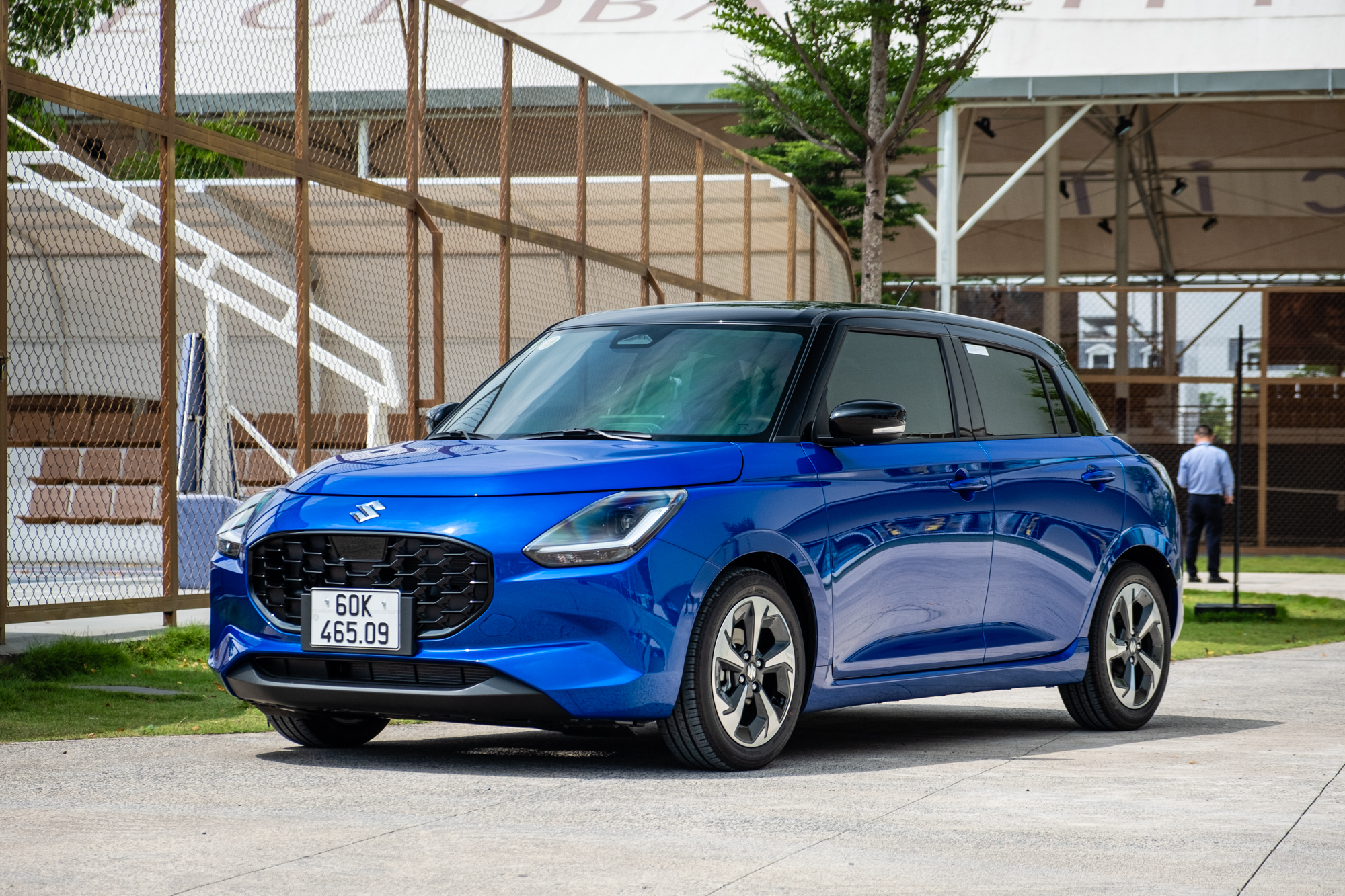 Suzuki Swift 2025 ra mắt Việt Nam: Giá 569 triệu, máy hybrid, 6 tính năng ADAS, đấu Mazda2 hatchback - Ảnh 2.