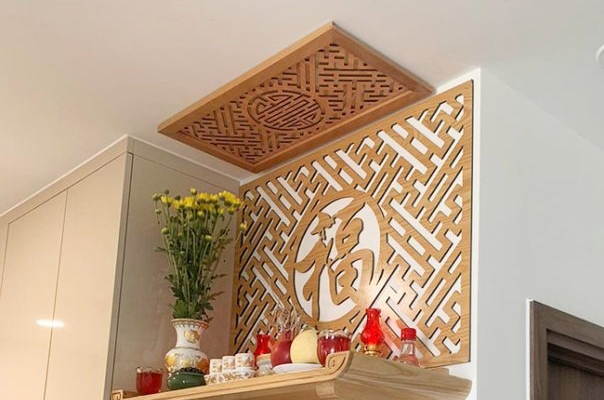 Nhà giàu đặt bình hoa bên trái bàn thờ, đây là Nhà giàu đặt bình hoa bên trái bàn thờ, đây là