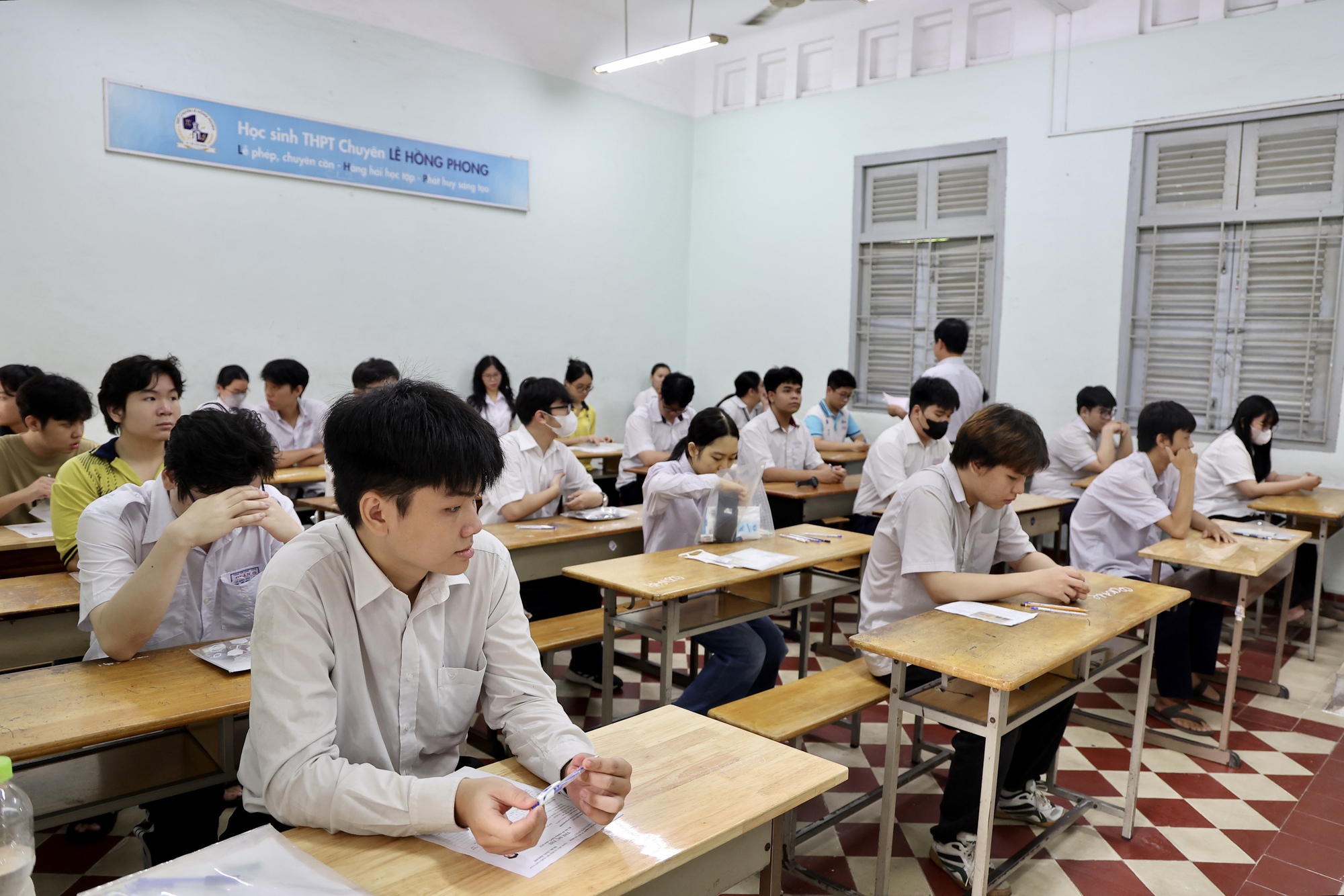 CẬP NHẬT kỳ thi tốt nghiệp THPT 2025: Gần 1 , 17 triệu thí sinh tham gia - Ảnh 10.