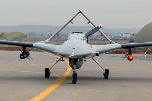 Bayraktar TB2 tấn công tàu Nga gần Tendrovskaya Spit giữa căng thẳng quốc tế - Ảnh 1.
