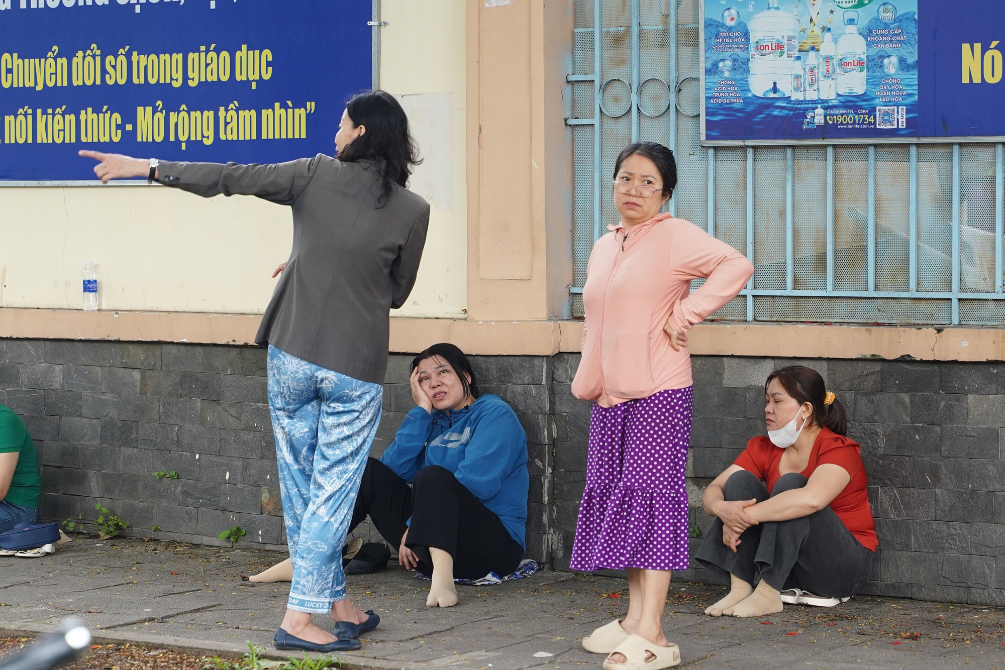 CẬP NHẬT kỳ thi tốt nghiệp THPT 2025: Gần 1 , 17 triệu thí sinh tham gia - Ảnh 16.