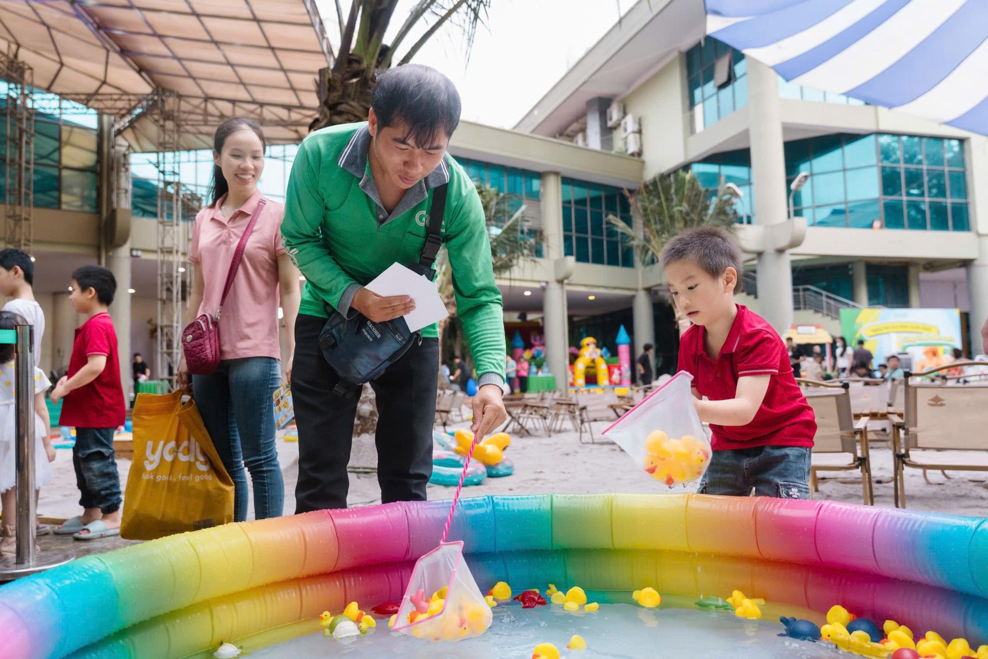 Hàng trăm gia đình đối tác tham gia Ngày hội gia đình Grab 2025: Vỡ òa cảm xúc tình thân - Ảnh 4. Hàng trăm gia đình đối tác tham gia Ngày hội gia đình Grab 2025: Vỡ òa cảm xúc tình thân - Ảnh 4.