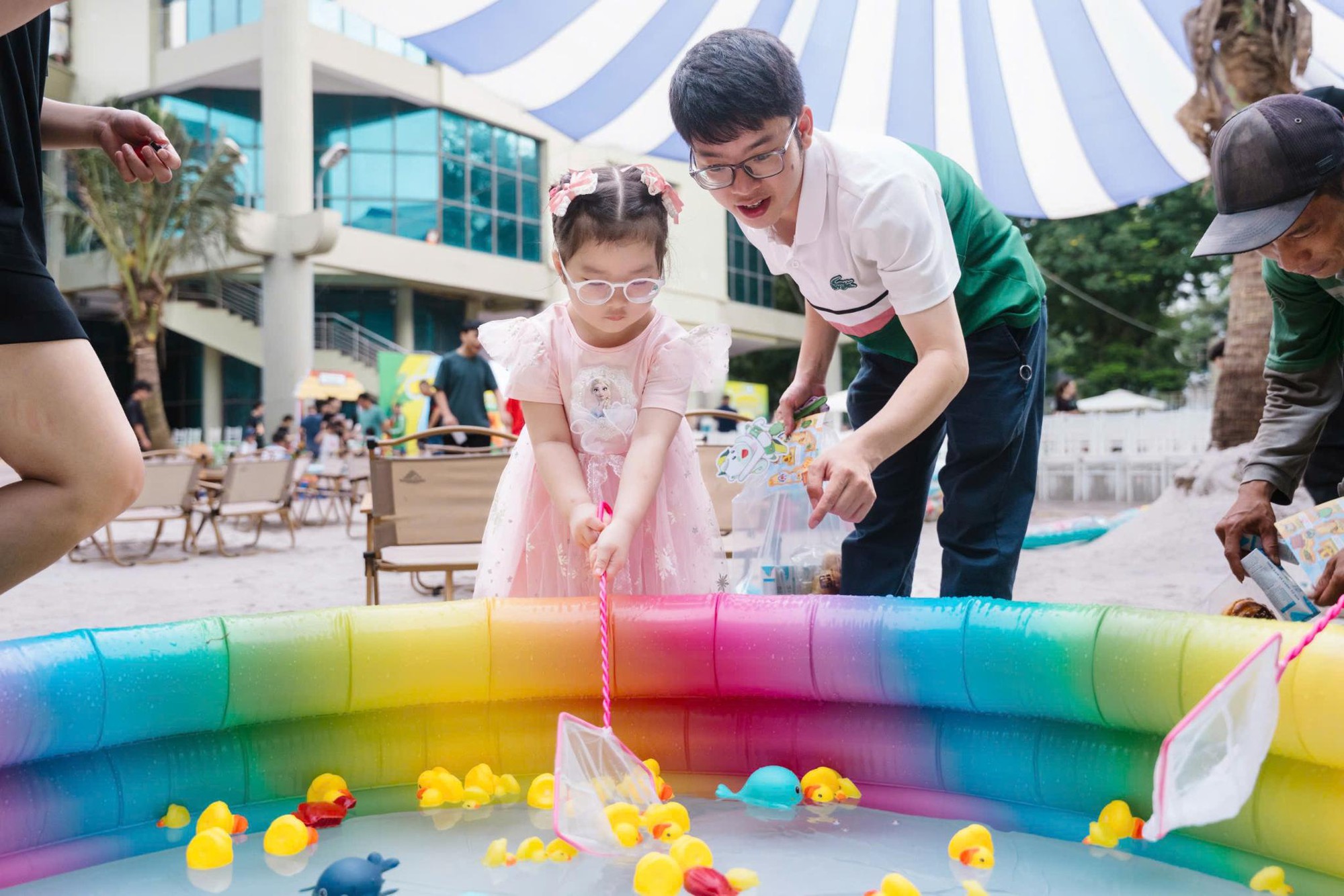 Hàng trăm gia đình đối tác tham gia Ngày hội gia đình Grab 2025: Vỡ òa cảm xúc tình thân - Ảnh 6. Hàng trăm gia đình đối tác tham gia Ngày hội gia đình Grab 2025: Vỡ òa cảm xúc tình thân - Ảnh 6.