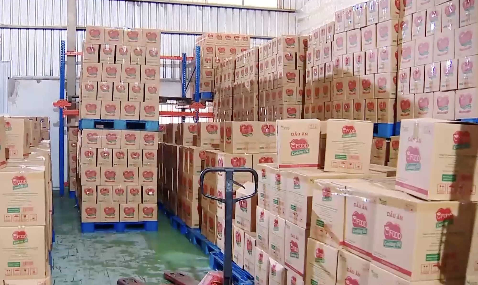 Dầu chăn nuôi thành dầu ăn cho người: Độc hại cỡ nào?- Ảnh 2.