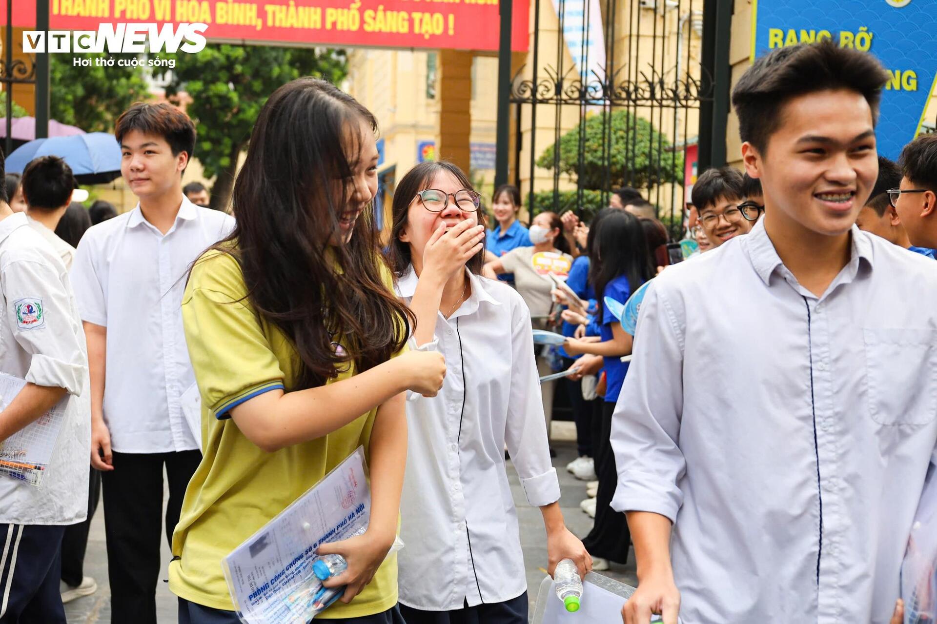 Thí sinh tự tin đạt 9 điểm môn văn tốt nghiệp THPT 2025 - Ảnh 15.