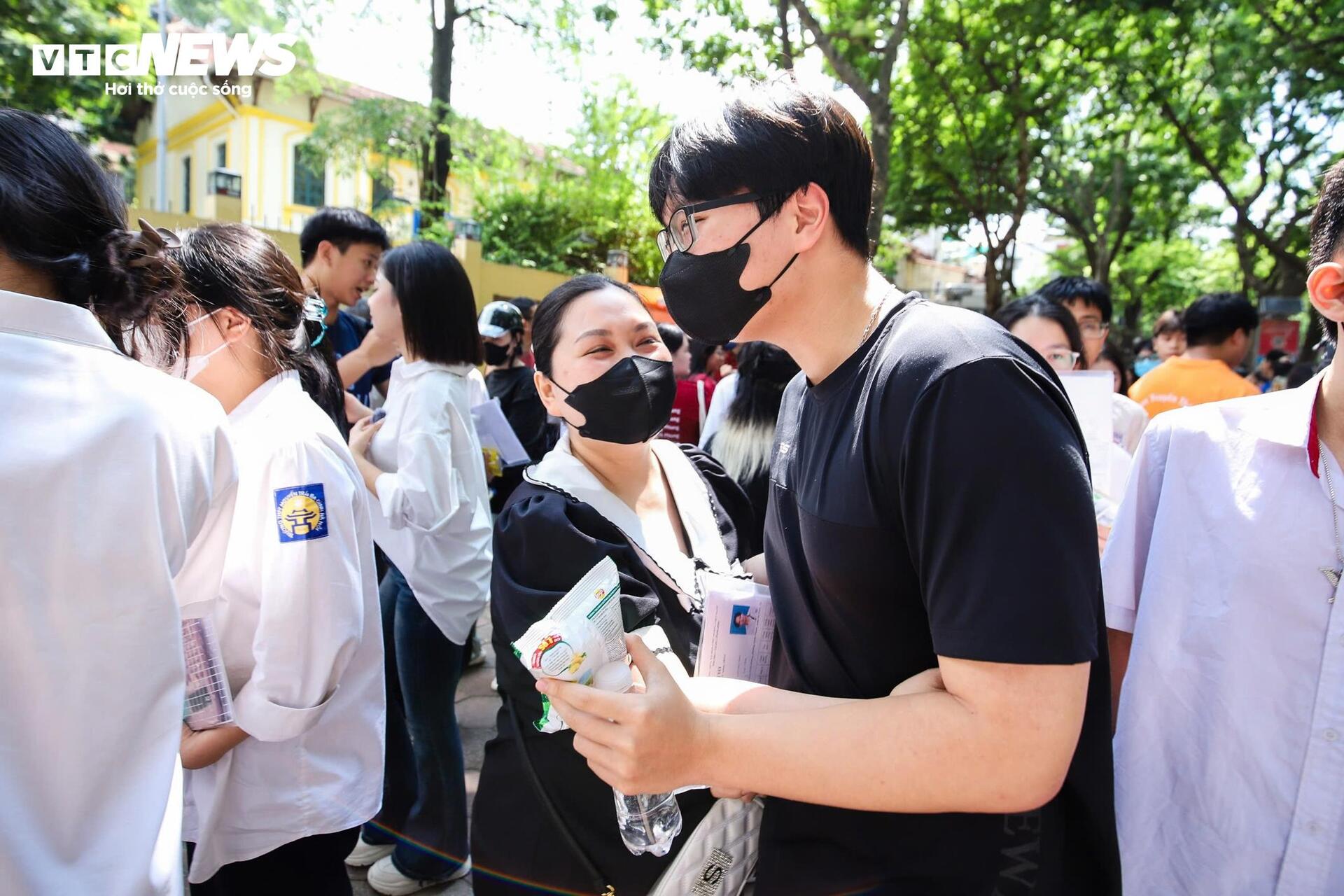 Thí sinh tự tin đạt 9 điểm môn văn tốt nghiệp THPT 2025 - Ảnh 12.