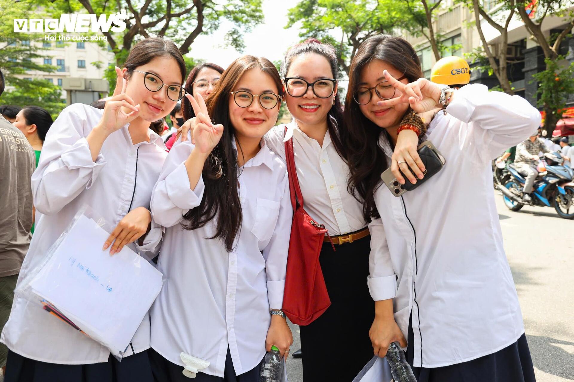 Thí sinh tự tin đạt 9 điểm môn văn tốt nghiệp THPT 2025 - Ảnh 6.