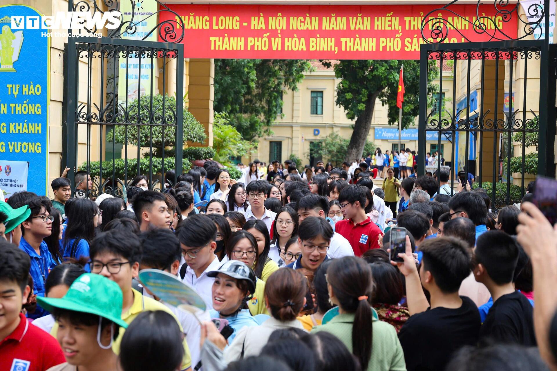 Thí sinh tự tin đạt 9 điểm môn văn tốt nghiệp THPT 2025 - Ảnh 14.