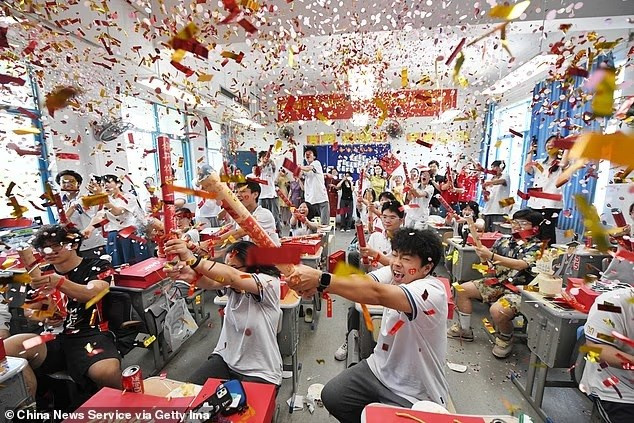 Trung Quốc Tung Tuyệt Chiêu Chống Gian Lận Kỳ Thi Đại Học 11 Trung Quốc Tung Tuyệt Chiêu Chống Gian Lận Kỳ Thi Đại Học - Ảnh 11.