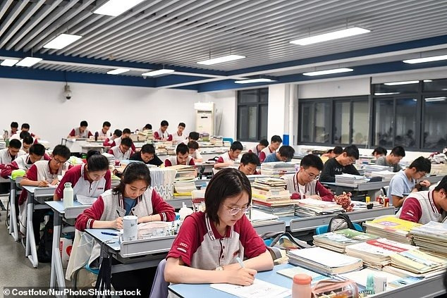 Trung Quốc Tung Tuyệt Chiêu Chống Gian Lận Kỳ Thi Đại Học 7 Trung Quốc Tung Tuyệt Chiêu Chống Gian Lận Kỳ Thi Đại Học - Ảnh 7.