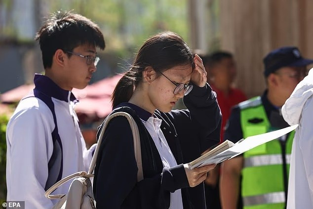 Trung Quốc Tung Tuyệt Chiêu Chống Gian Lận Kỳ Thi Đại Học 8 Trung Quốc Tung Tuyệt Chiêu Chống Gian Lận Kỳ Thi Đại Học - Ảnh 8.