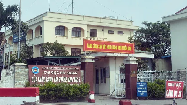 14 Cựu lãnh đạo Hải quan Cảng 2 hầu tòa vì buôn lậu và hối lộ - Ảnh 1.